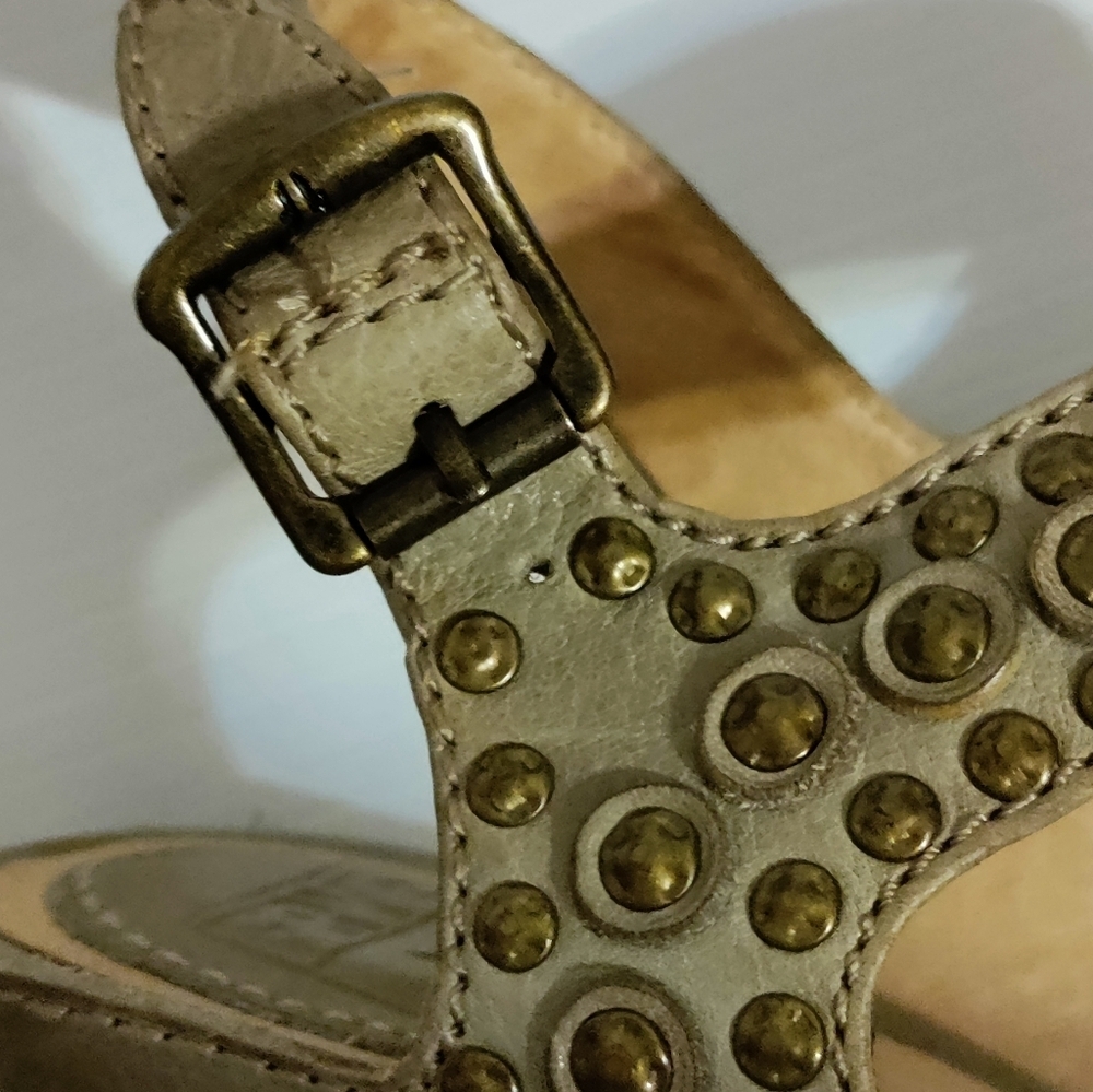 Frye Samantha Disc ankle Seam Peep Toe Heels Platform studded Sandals beige 7M - Picture 12 of 13